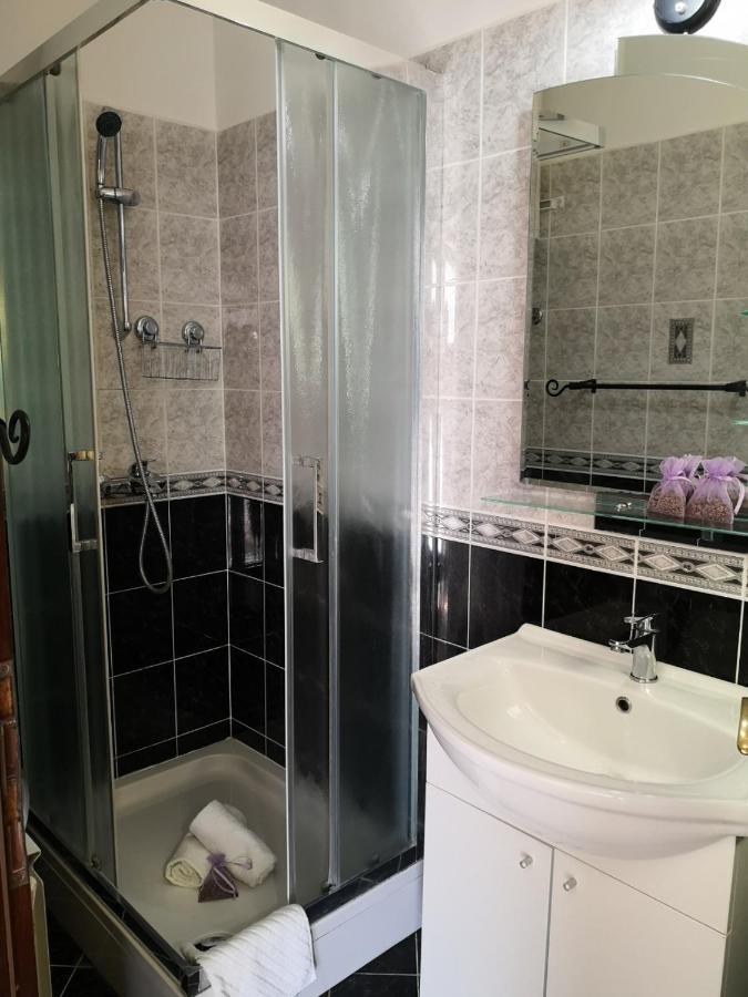 Apartment Poesia โปเรช ภายนอก รูปภาพ