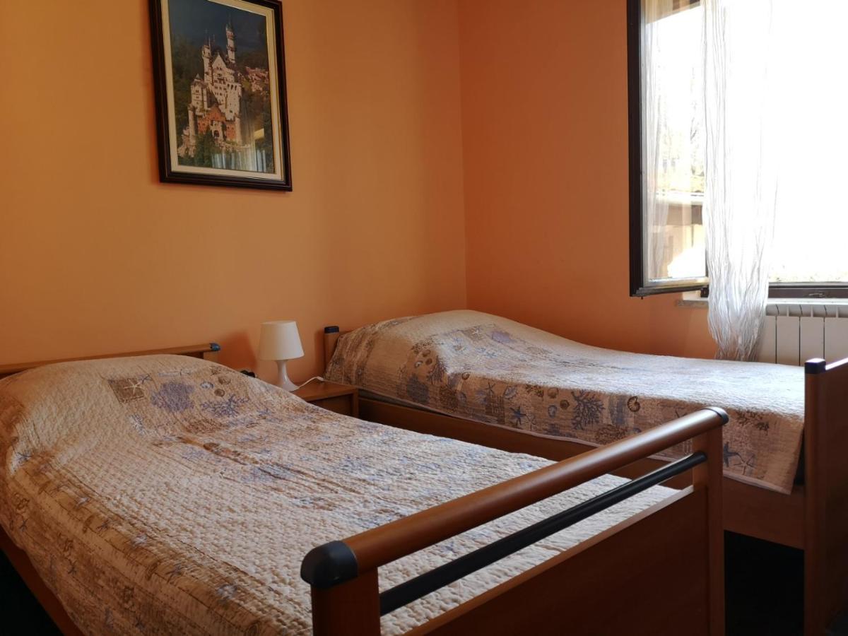 Apartment Poesia โปเรช ภายนอก รูปภาพ